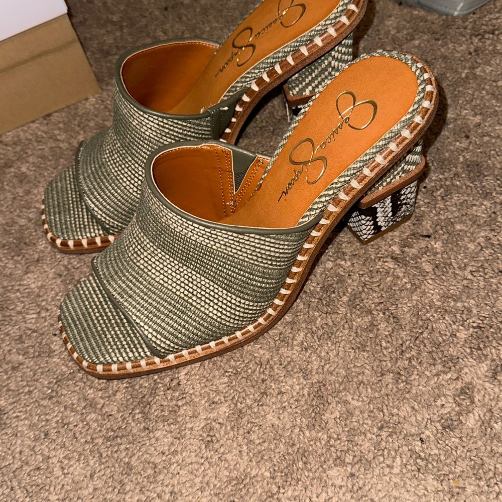 Jessica Simpson Sandals with short heel Brand new never worn size 9